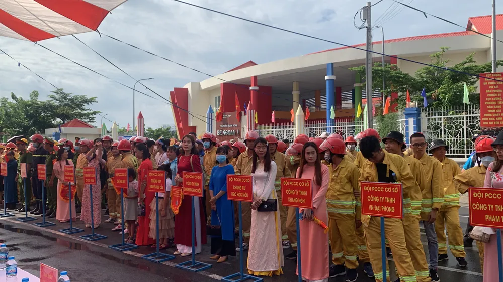 28 đội tham dự PCCC ở huyện Hóc Môn ảnh 2