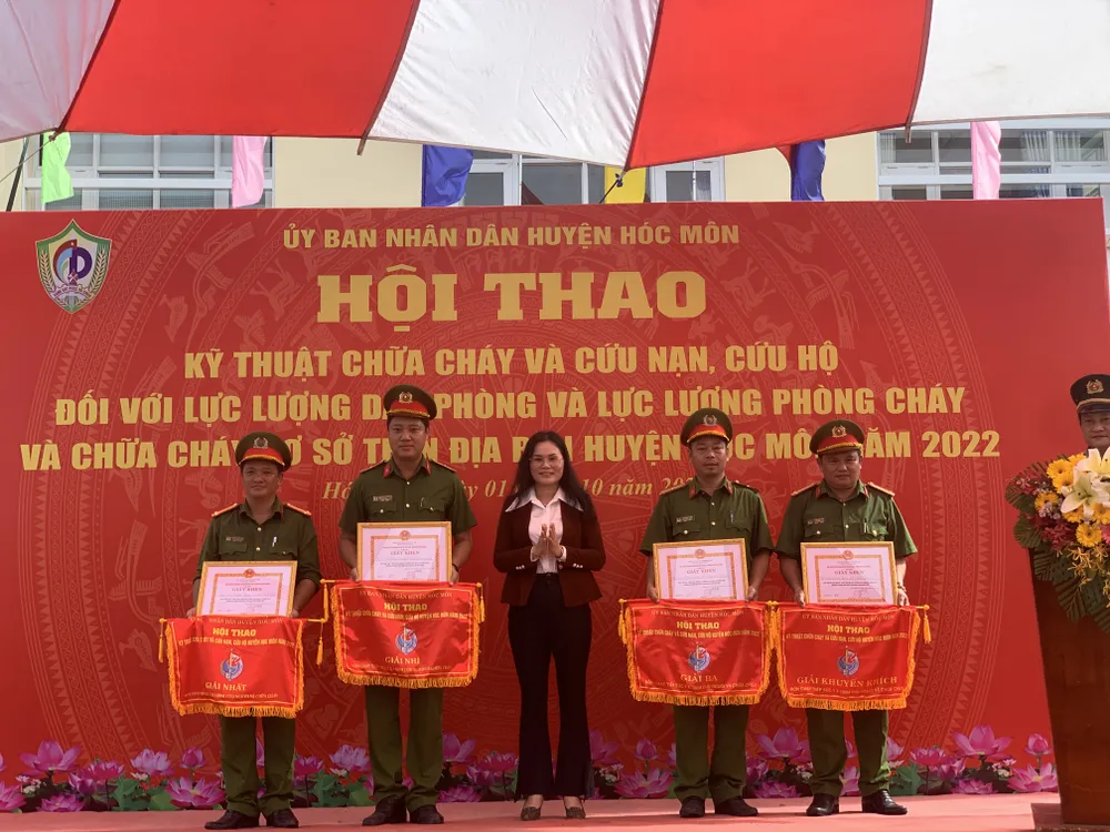 28 đội tham dự PCCC ở huyện Hóc Môn ảnh 7