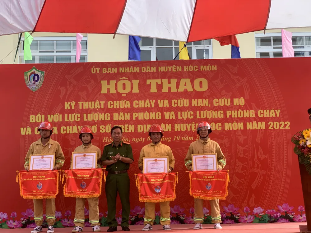 28 đội tham dự PCCC ở huyện Hóc Môn ảnh 9