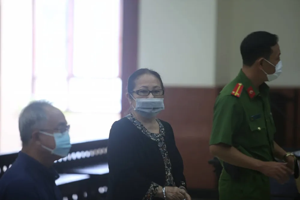 Hai bị cáo kêu oan trong vụ phúc thẩm hoán đổi nhà đất 185 Hai Bà Trưng ảnh 1