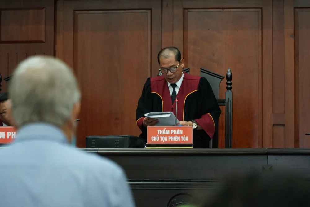 Y án chung thân đối với bị cáo Dương Thị Bạch Diệp ảnh 1