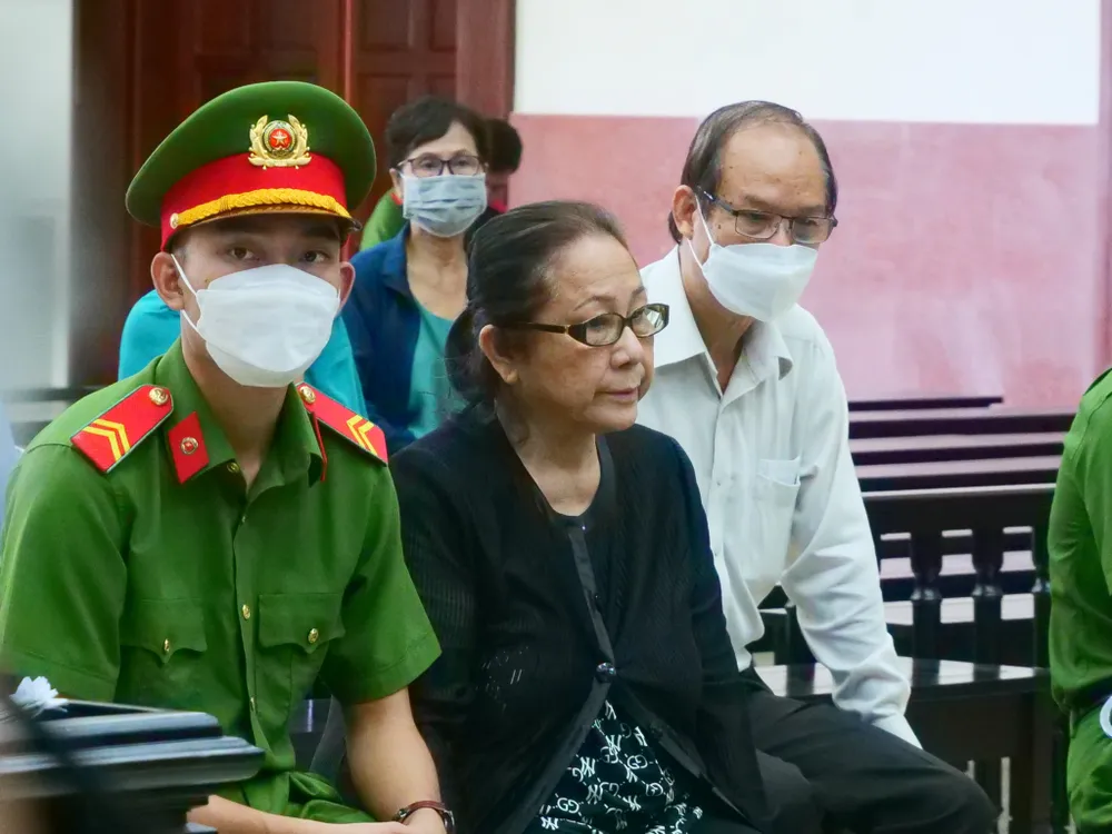 Y án chung thân đối với bị cáo Dương Thị Bạch Diệp ảnh 2