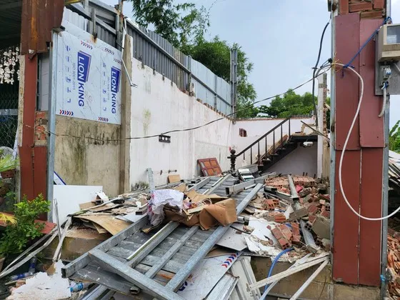 Khởi tố 2 người trộm tài sản khi cưỡng chế nhà ở phường Hiệp Bình Chánh ảnh 1