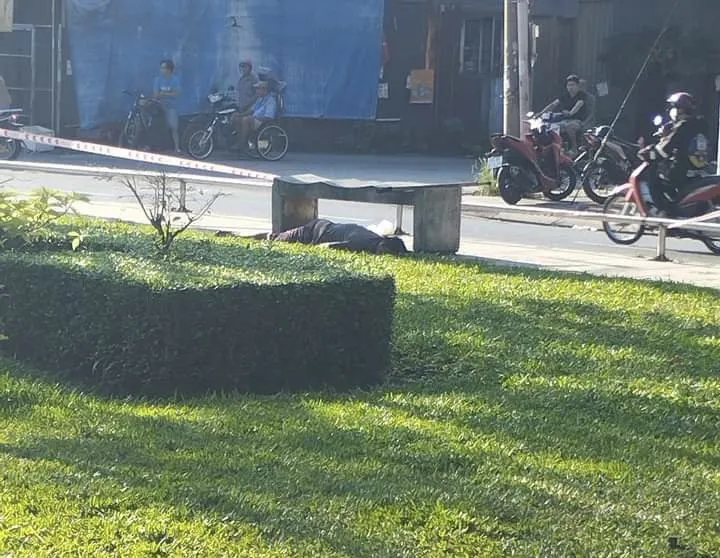 Một người đàn ông tử vong cạnh ghế đá ở quận Bình Tân ảnh 1
