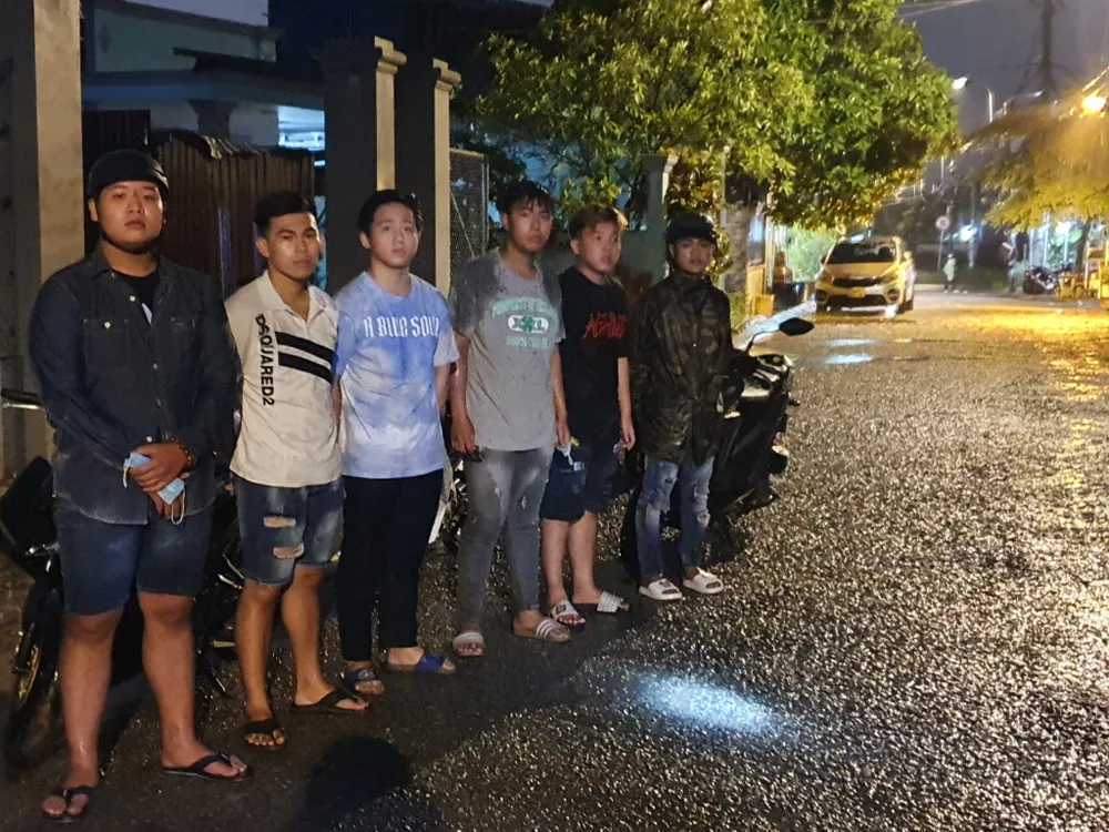 Khởi tố hàng chục đối tượng mang hung khí hỗn chiến ở huyện Hóc Môn ảnh 2