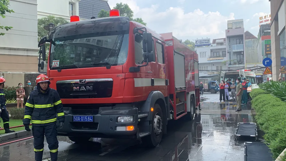 Hơn 1.000 người tham gia diễn tập chữa cháy ở chung cư Golden Mansion ảnh 2