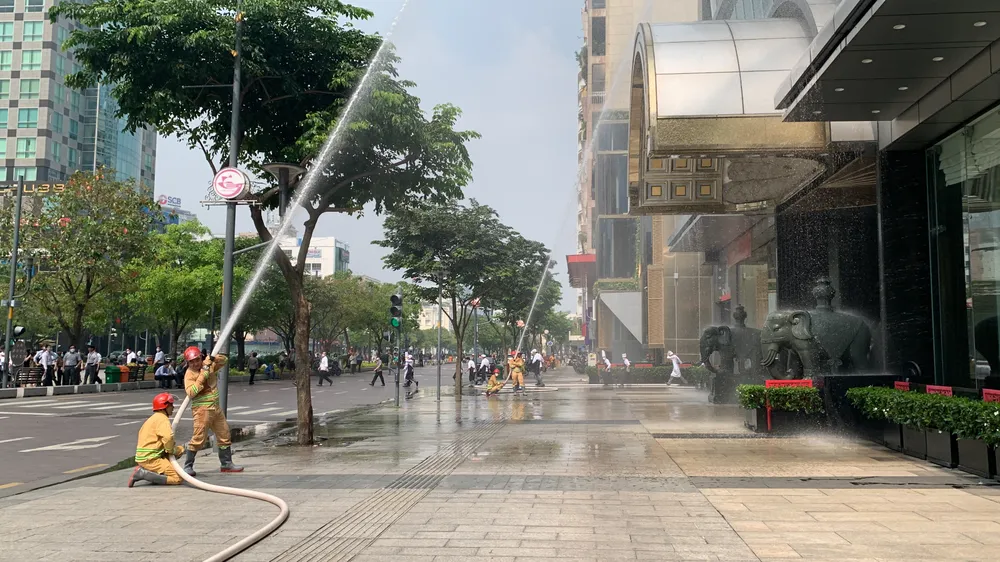 Hơn 500 người tham gia diễn tập chữa cháy ở tòa nhà Times Square ảnh 4