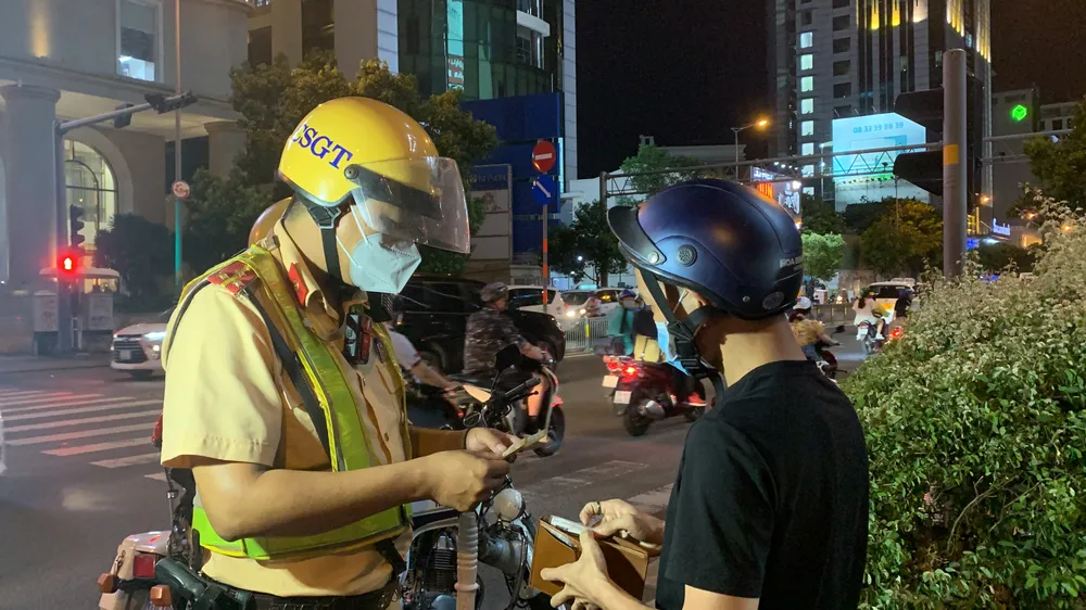 Xử lý 1.060 trường hợp vi phạm trong ngày ra quân trấn áp tội phạm ảnh 4