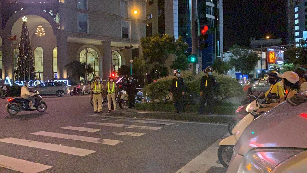 Xử lý 1.060 trường hợp vi phạm trong ngày ra quân trấn áp tội phạm ảnh 1