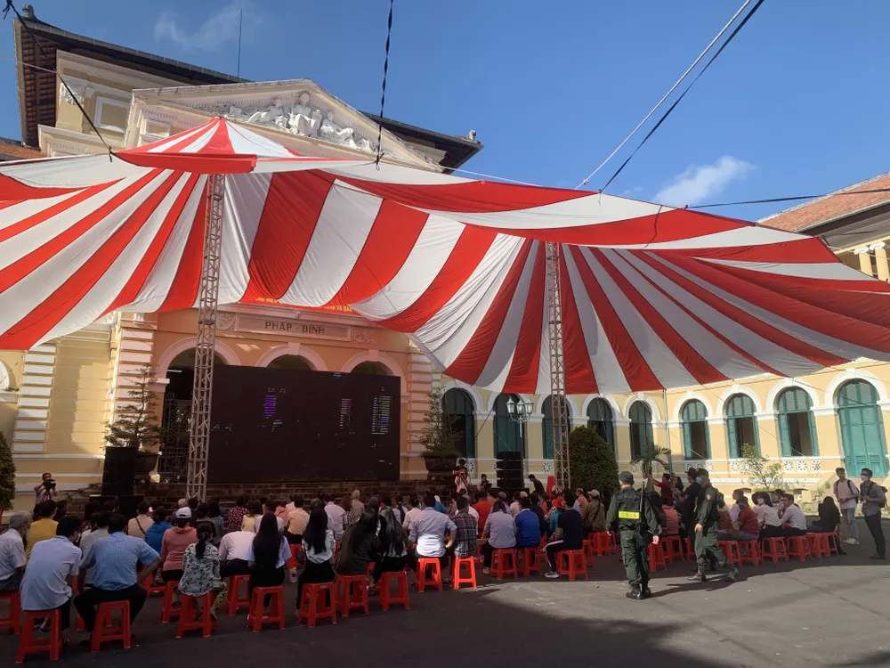 Xét xử vụ bé gái 8 tuổi bị bạo hành dẫn tới tử vong ảnh 1