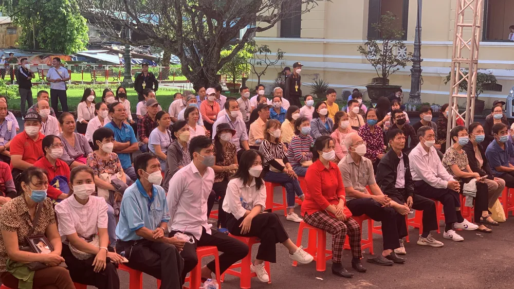 Xét xử vụ bé gái 8 tuổi bị bạo hành dẫn tới tử vong ảnh 3