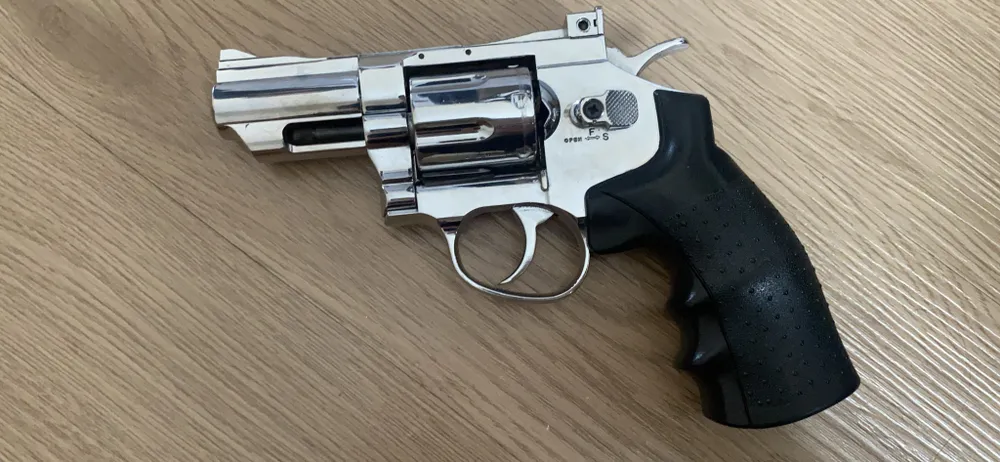 Bắt giữ băng giang hồ cầm đầu đường dây đánh bạc tại TPHCM ảnh 2