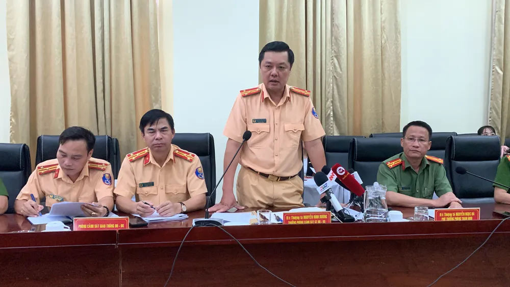 Thượng tá Nguyễn Đình Dương, Trưởng Phòng CSGT đường bộ - đường sắt (PC08), Công an TPHCM chia sẻ về sai phạm trung tâm đăng kiểm ở TPHCM và nhiều tỉnh thành. Ảnh: CHÍ THẠCH