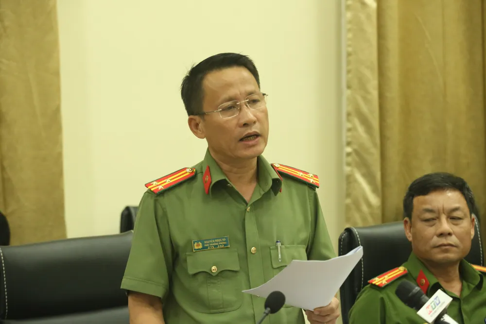 Thượng tá Nguyễn Ngọc Hà, Phó Trưởng Phòng Tham mưu, Công an TPHCM thông tin về tình hình an ninh trật tự an toàn xã hội trên địa bàn trong năm 2022. Ảnh: CHÍ THẠCH