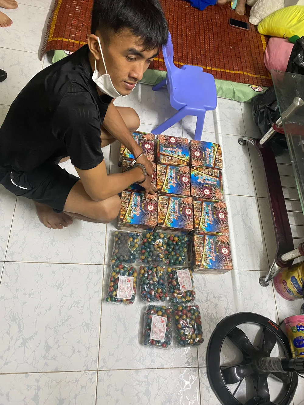 Ngọc cùng tang vật thu giữ