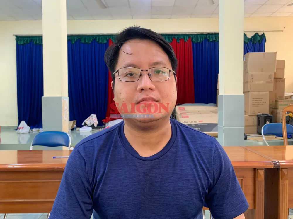 Nguyễn Hoàng Hiếu tại cơ quan công an. Ảnh: CHÍ THẠCH