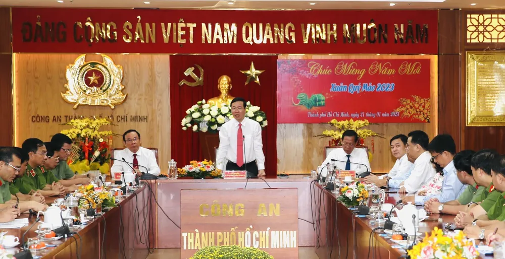 Đồng chí Võ Văn Thưởng thăm, chúc tết Công an TPHCM. Ảnh: CHÍ THẠCH