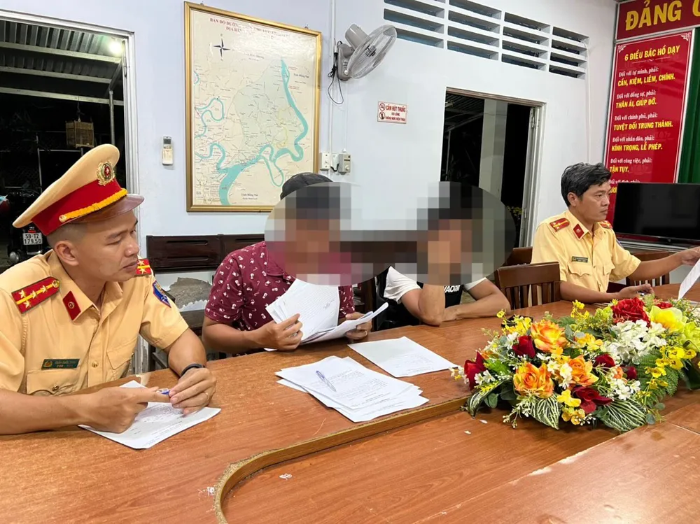 CSGT làm việc với những người có liên quan