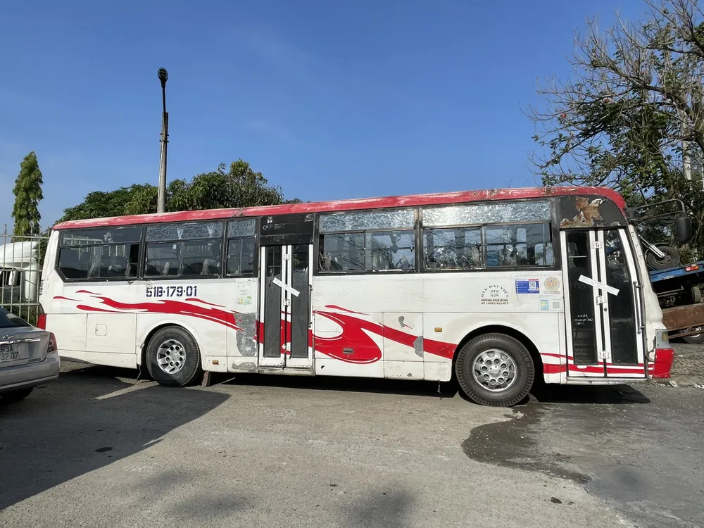 Xe ô tô khách liên quan vụ tai nạn chết người trên quốc lộ 1A. Ảnh:M.V.