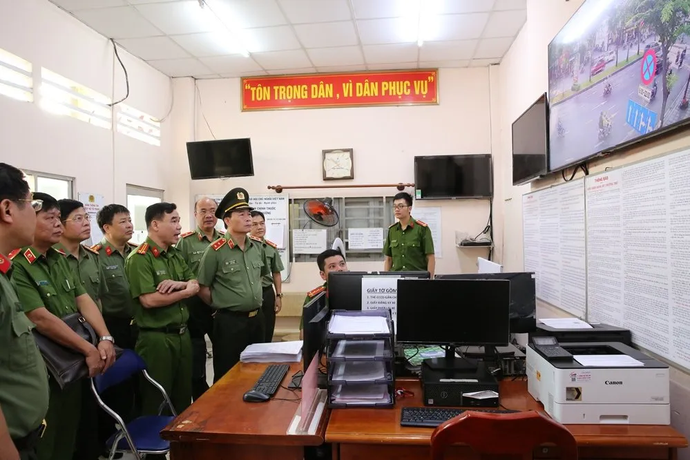 Đoàn kiểm tra thực tế tại trụ sở Công an phường 4, quận Tân Bình