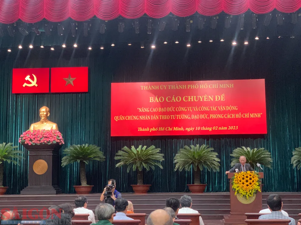 Hội nghị còn được trực tuyến đến 437 điểm cầu ở các quận huyện, TP Thủ Đức với hơn 23.000 người dự. Ảnh: CHÍ THẠCH