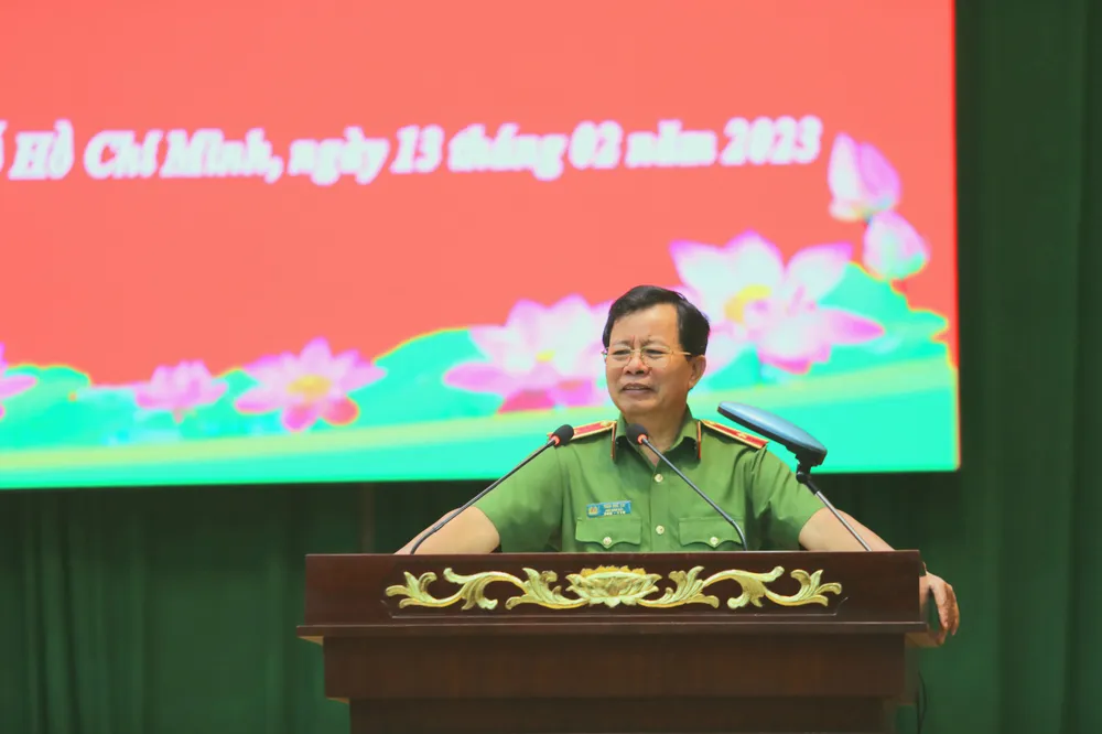 Thiếu tướng Trần Đức Tài, Phó Giám đốc Công an TPHCM phát biểu Thiếu tướng Trần Đức Tài, Phó Giám đốc Công an TPHCM phát biểu