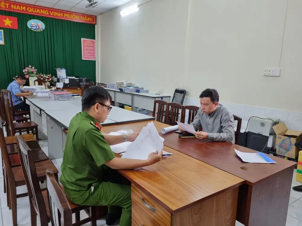 Công an làm việc với bị can Tân