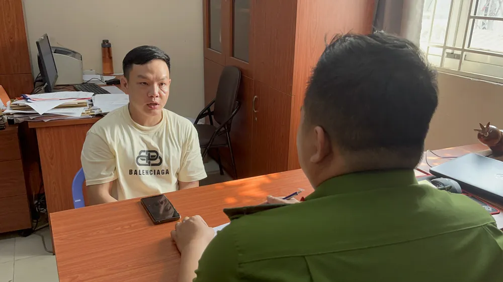 Công an lấy lời khai Toàn