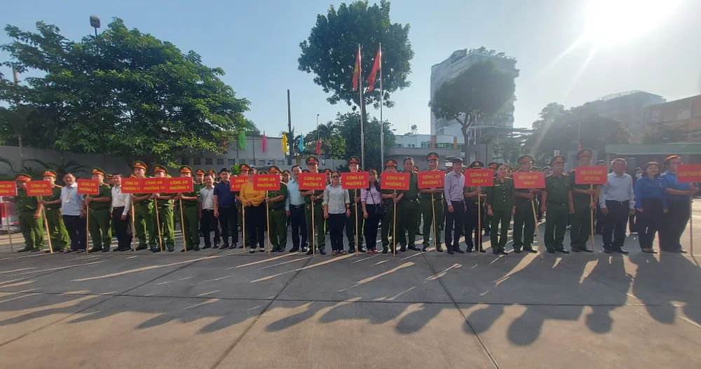 Các đơn vị tại lễ ra quân