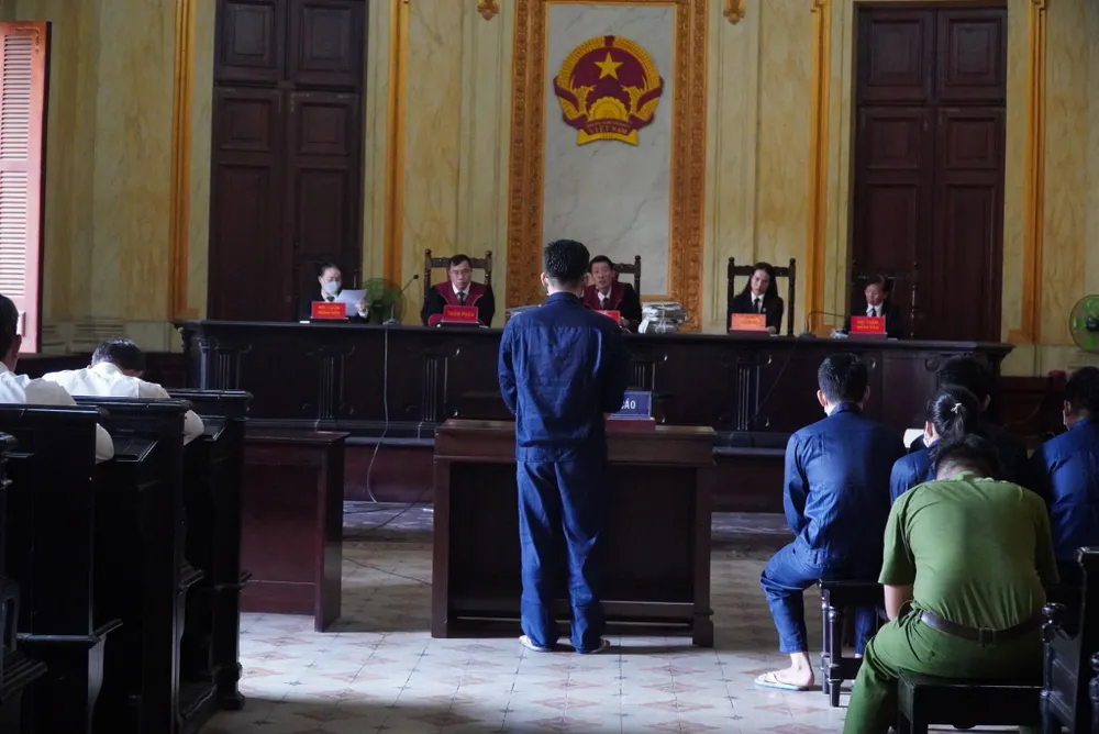 Quang cảnh phiên tòa