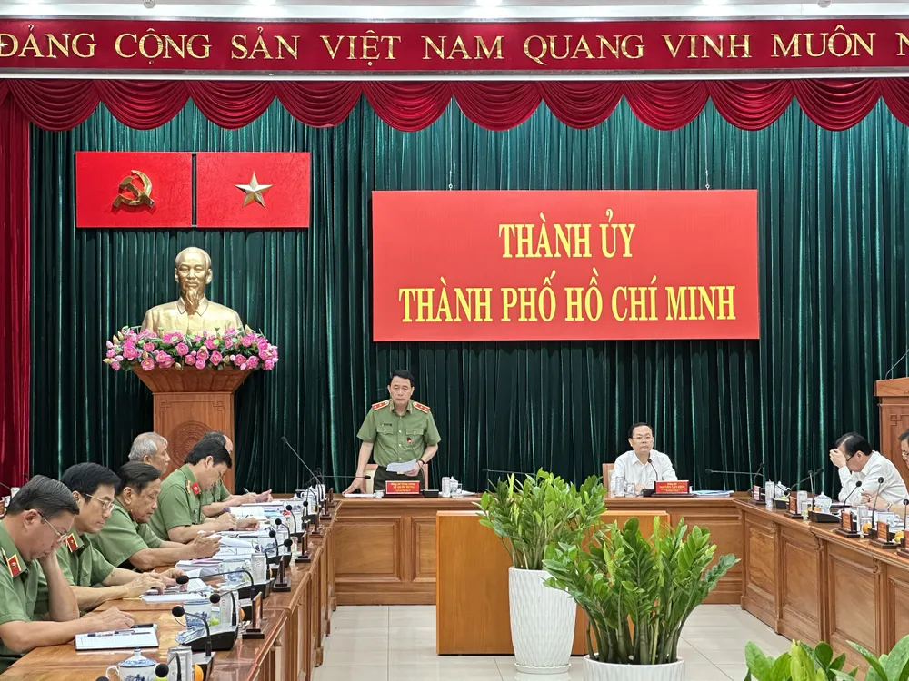 Trung tướng Lê Quốc Hùng, Thứ trưởng Bộ Công an, Trưởng đoàn kiểm tra số 1 tại buổi làm việc với Thành ủy TPHCM