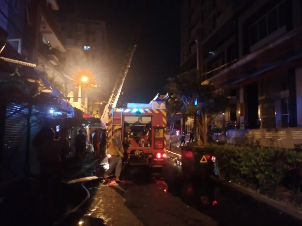 Lực lượng chức năng tại hiện trường Lực lượng chức năng tại hiện trường