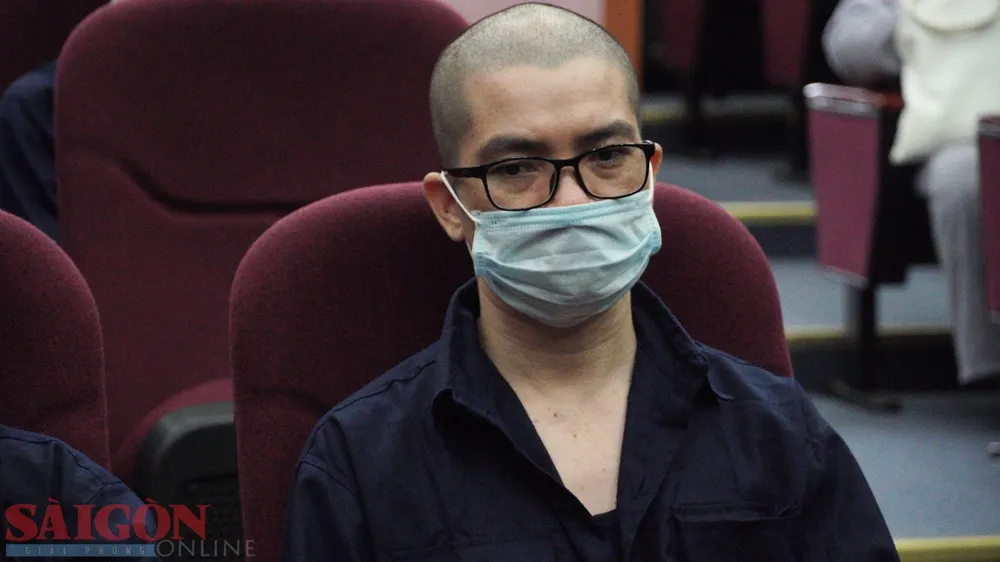 Bị cáo Nguyễn Thái Luyện tại tòa