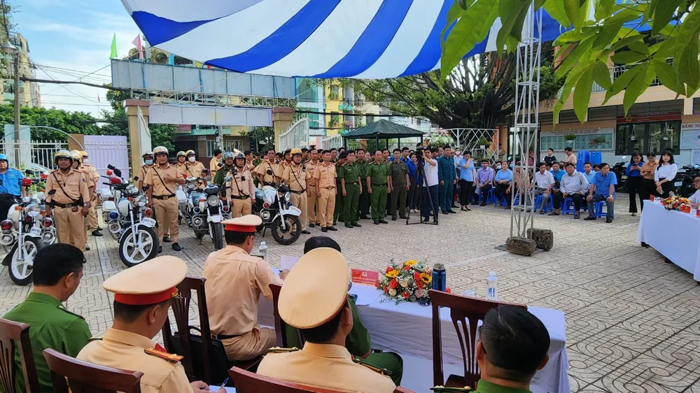 Các đơn vị tại buổi lễ ra quân