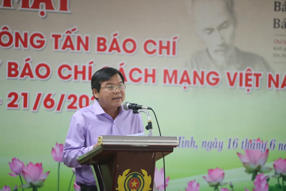 Tổng Biên tập Báo Sài Gòn Giải Phóng Tăng Hữu Phong phát biểu tại buổi gặp mặt. Ảnh: CHÍ THẠCH