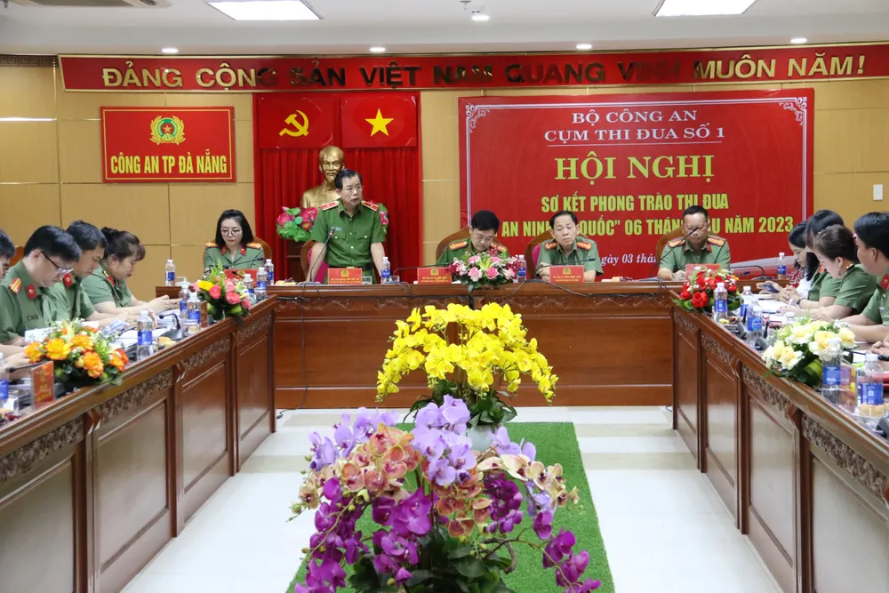 Thiếu tướng Trần Đức Tài, Phó Giám đốc Công an TPHCM phát biểu tại hội nghị