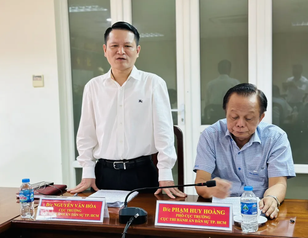 Cục trưởng Cục THADS TPHCM Nguyễn Văn Hòa tiếp thu ý kiến của đoàn. Ảnh: CHÍ THẠCH