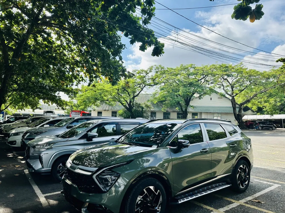 Phương tiện đăng ký tại Đội Đăng ký, quản lý phương tiện giao thông cơ giới đường bộ. Ảnh: CHÍ THẠCH