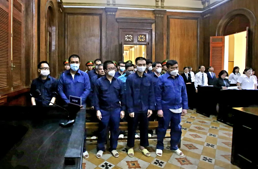 Nhóm bị cáo tại tòa