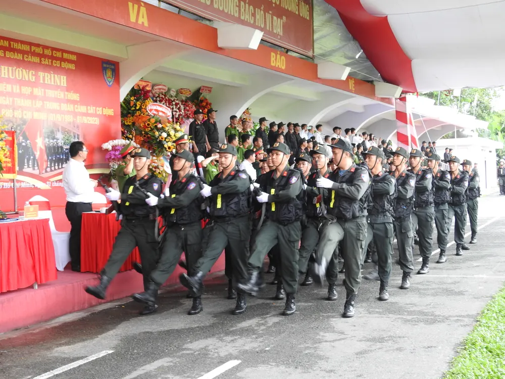 Lực lượng CSCĐ Công an TPHCM diễu binh