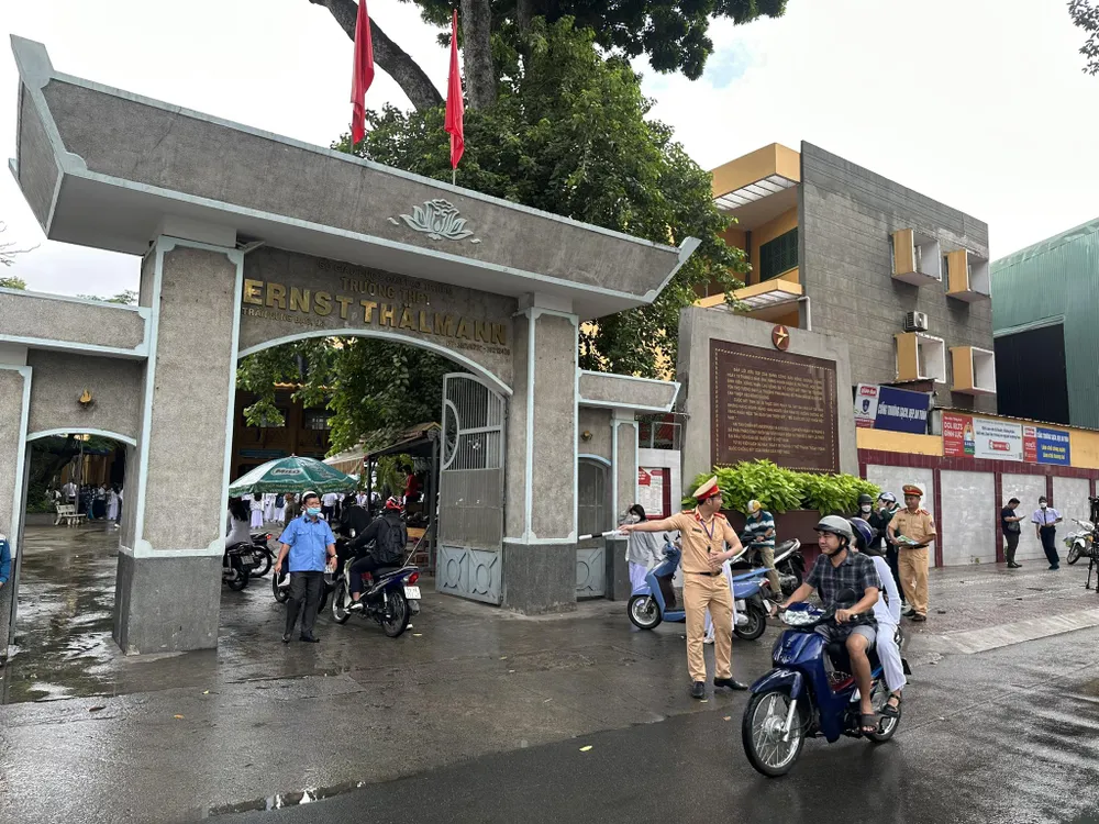 CSGT TPHCM đảm bảo giao thông trong ngày khai giảng năm học mới ảnh 3 CSGT TPHCM đảm bảo giao thông trong ngày khai giảng năm học mới ảnh 3