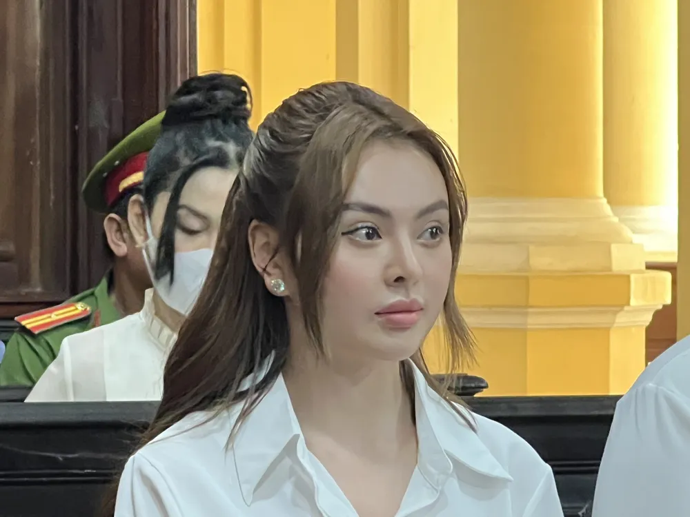 Bị cáo Nguyễn Xuân Hương Trang tại tòa