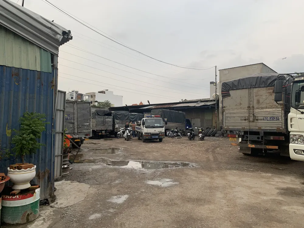 Sòng bạc nằm sau bãi giữ xe