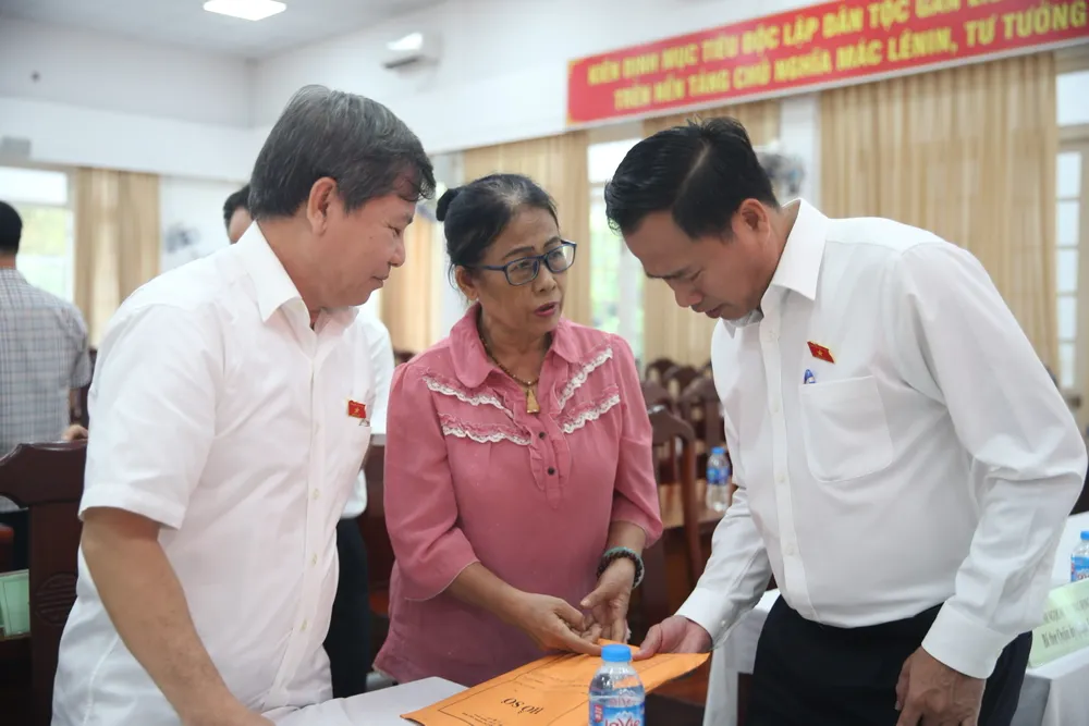 Tổ ĐBQH trao đổi với cử tri Tổ ĐBQH trao đổi với cử tri