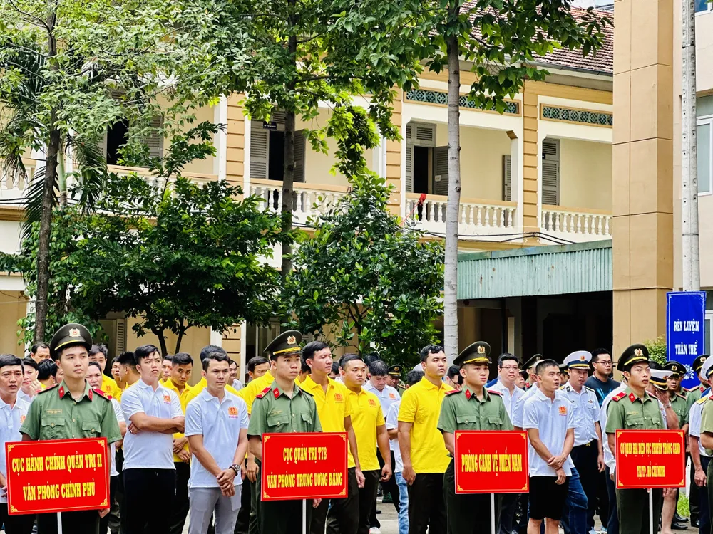 Các đội tham gia hội thi mừng ngày thành lập Phòng Cảnh vệ miền Nam, Bộ Tư lệnh Cảnh vệ. Ảnh: CHÍ THẠCH Các đội tham gia hội thi mừng ngày thành lập Phòng Cảnh vệ miền Nam, Bộ Tư lệnh Cảnh vệ. Ảnh: CHÍ THẠCH