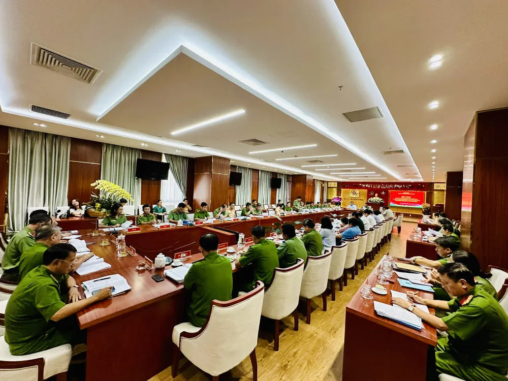 Các đại biểu tham dự hội thảo. Ảnh: CHÍ THẠCH