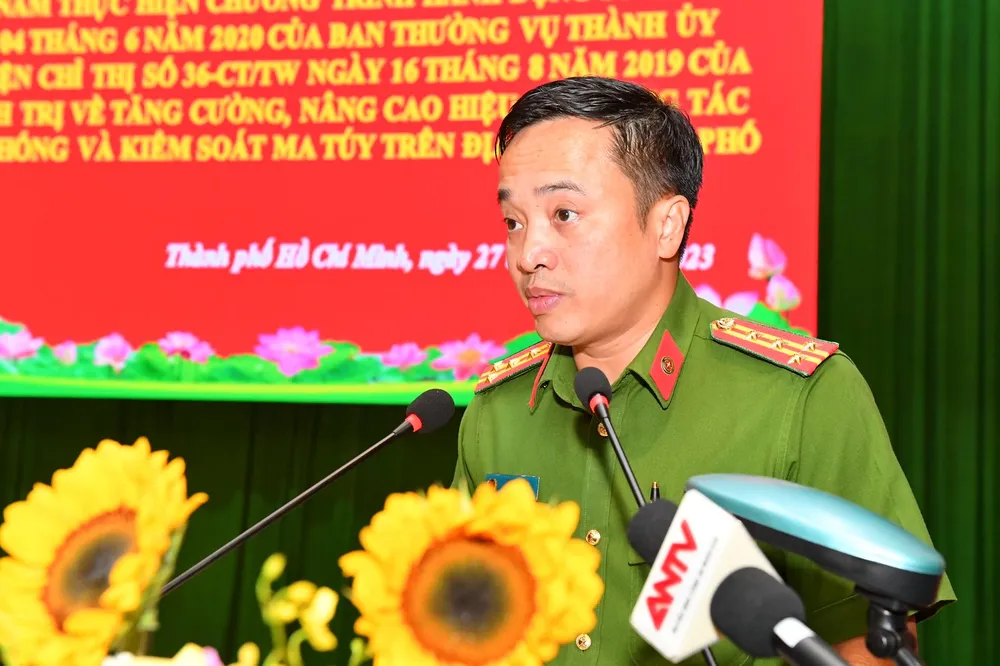 Đại tá Mai Hoàng, Phó Giám đốc Công an TPHCM phát biểu tại hội nghị. Ảnh: VIỆT DŨNG