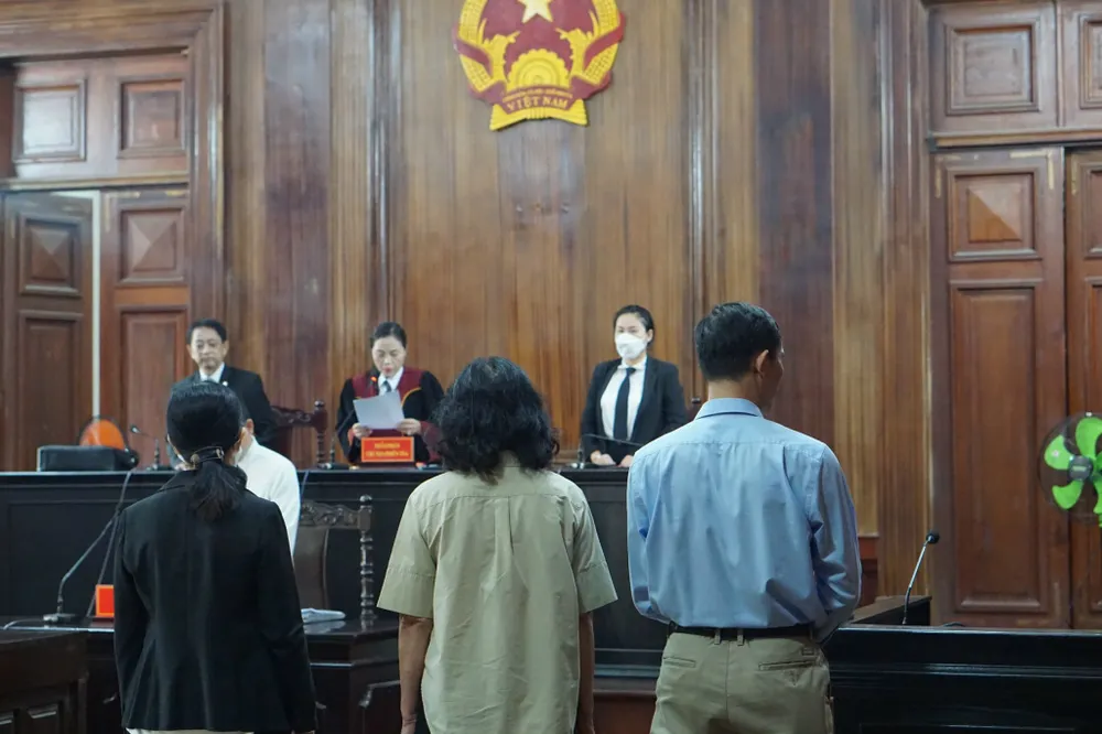 Các bị cáo tại phiên sơ thẩm trước đó