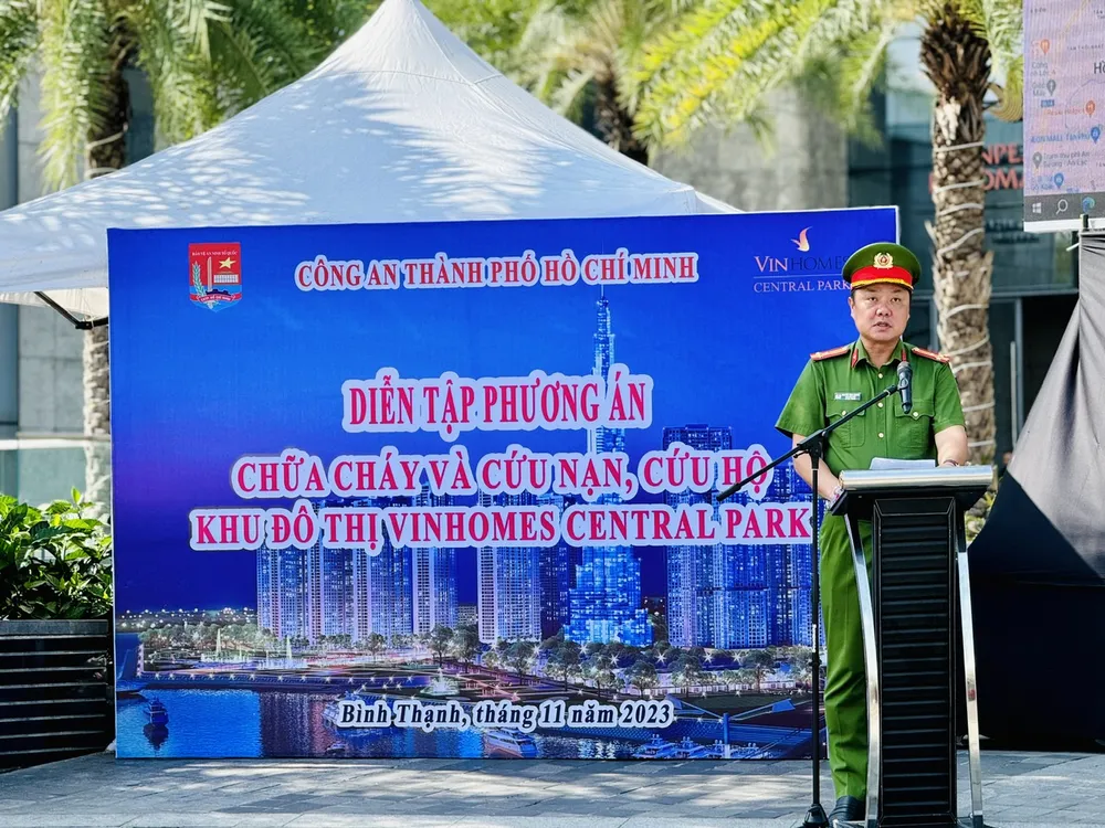 Thượng tá Nguyễn Đình Dương, Phó Giám đốc Công an TPHCM phát biểu. Ảnh: CHÍ THẠCH