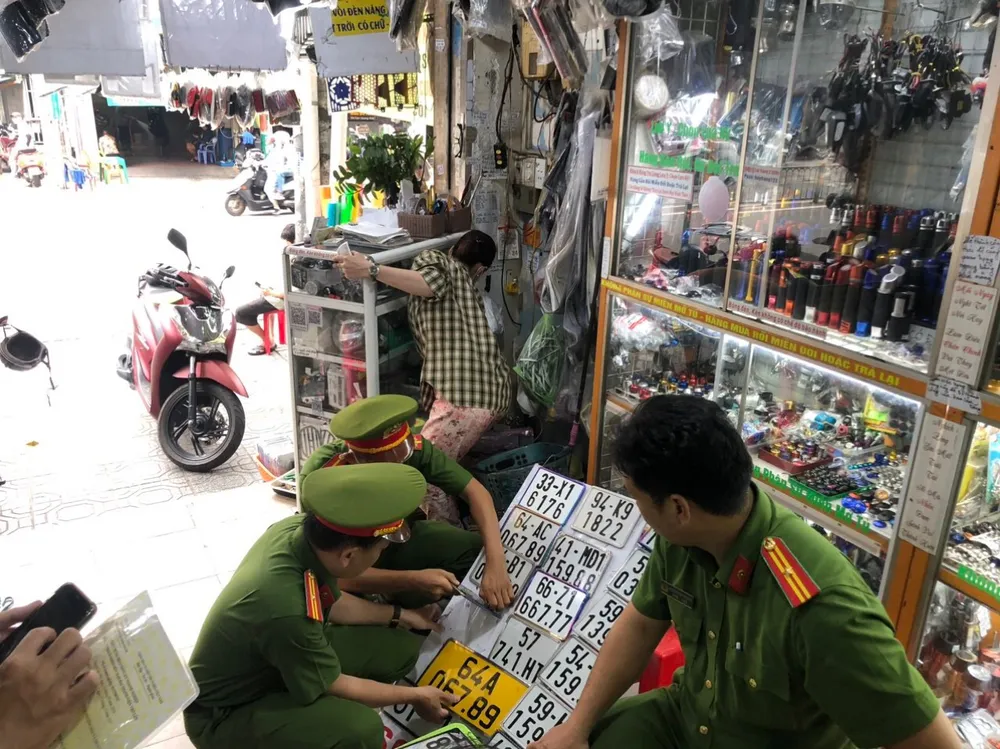 Các tổ công tác này gồm nhiều đơn vị trực thuộc Công an TPHCM Các tổ công tác này gồm nhiều đơn vị trực thuộc Công an TPHCM